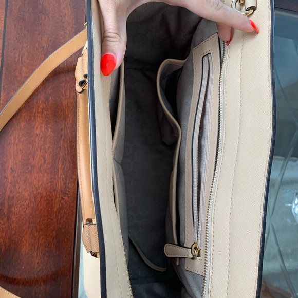 Michael Kors Large Selma Saffiano Leather Satchel Handbag - Picture 5 of 8